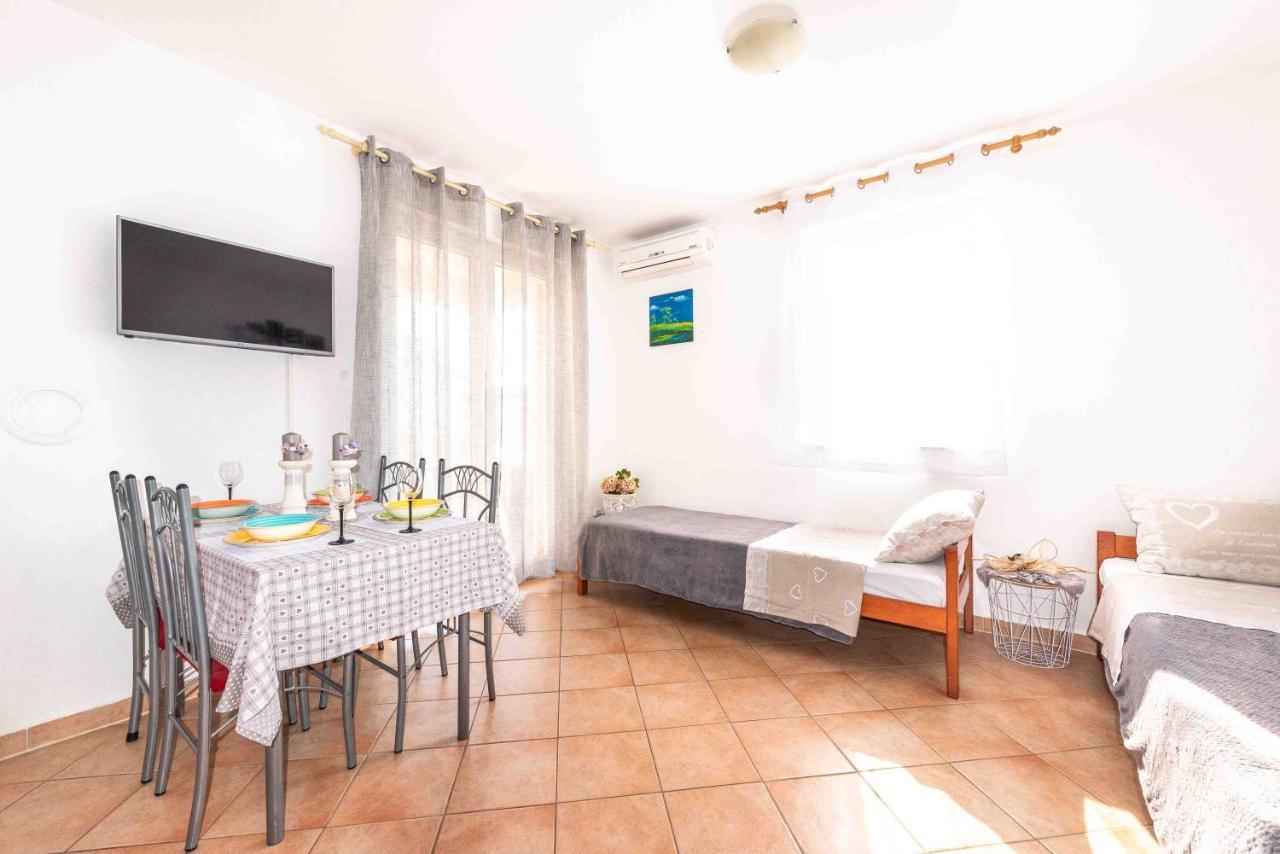 Apartment Hannah Novalja Zewnętrze zdjęcie